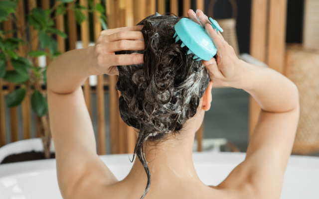 ヘアマッサージ器で薄毛対策