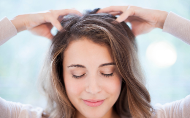 薄毛対策には頭皮マッサージで血行を促進