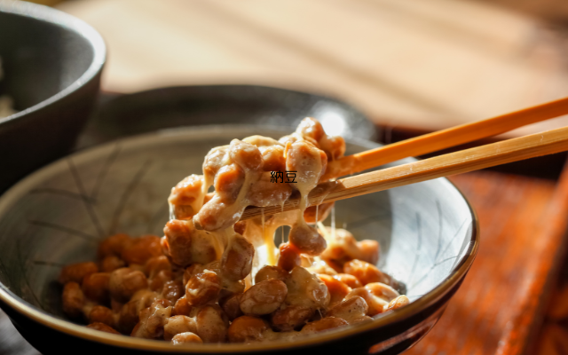 ビタミンB群が豊富な食材は卵、納豆、アボカド、レバー