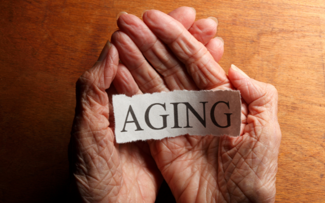 お酒の飲みすぎが引き起こす老化のリスク