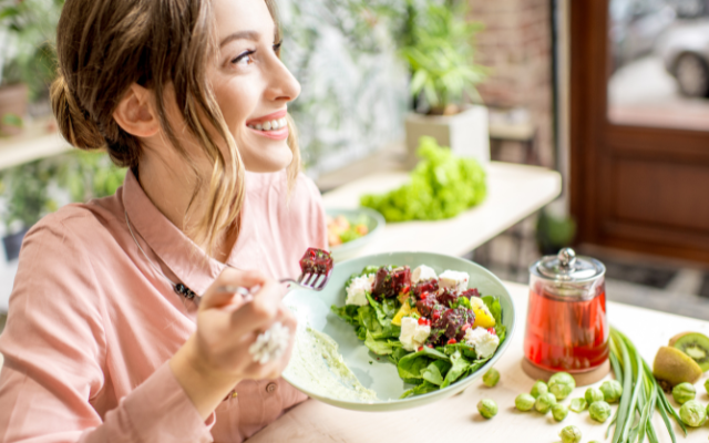 健康的な食生活を心がけることが若見えの秘訣